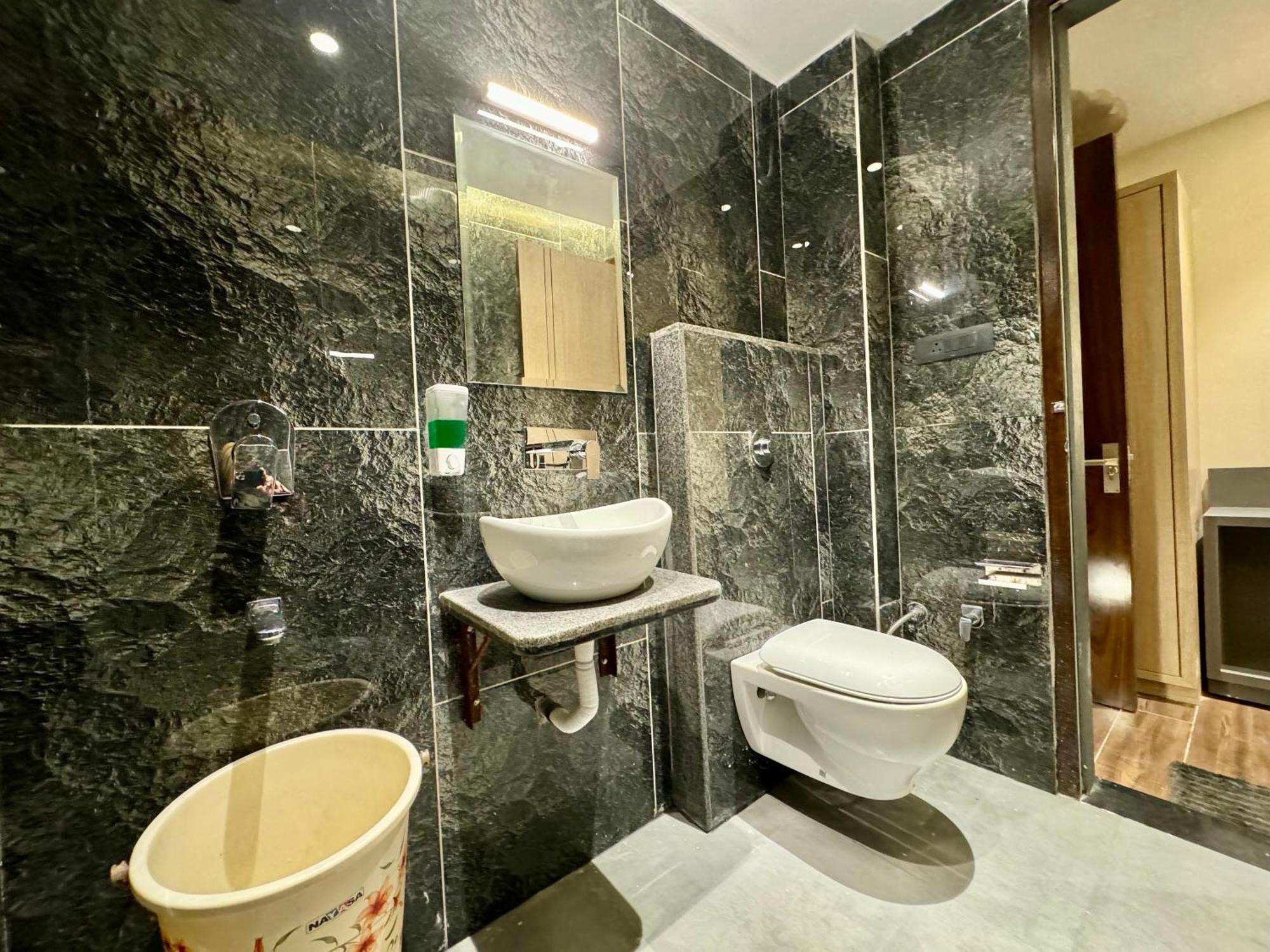 Hotel 51 Amritsar Exterior photo